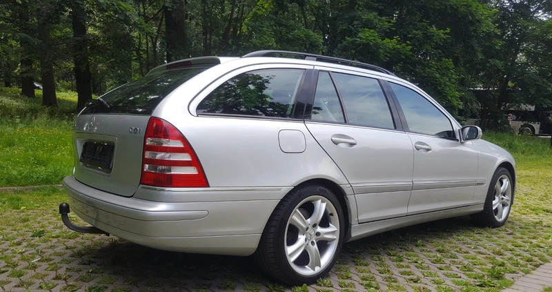 Mercedes-Benz Klasa C cena 12800 przebieg: 311000, rok produkcji 2005 z Kłodzko małe 562